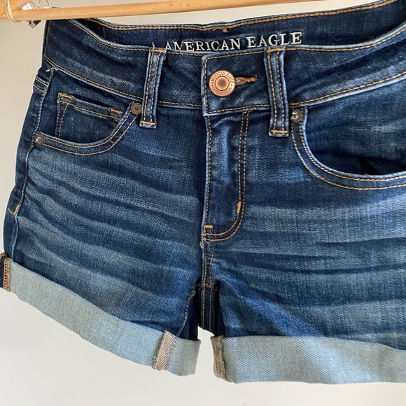 American Eagle Denim Shorts - Size 2 - Picture 4 of 9